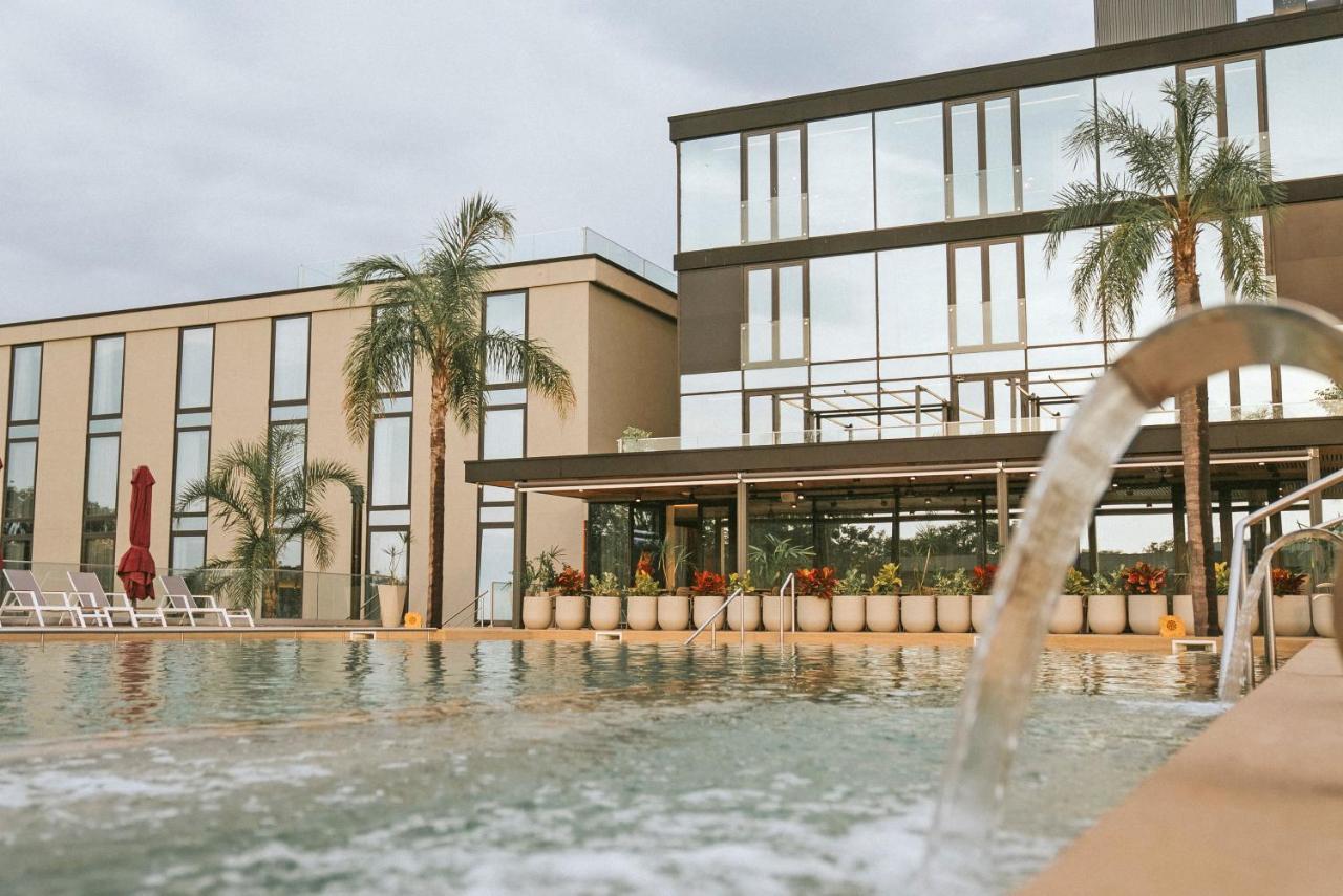Howard Johnson Plaza La Ribera Ресистенсия Экстерьер фото