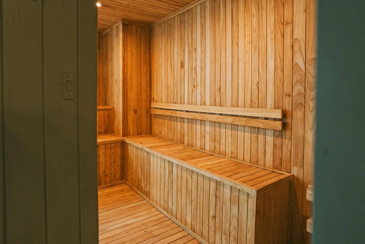 Howard Johnson Plaza La Ribera Ресистенсия Экстерьер фото