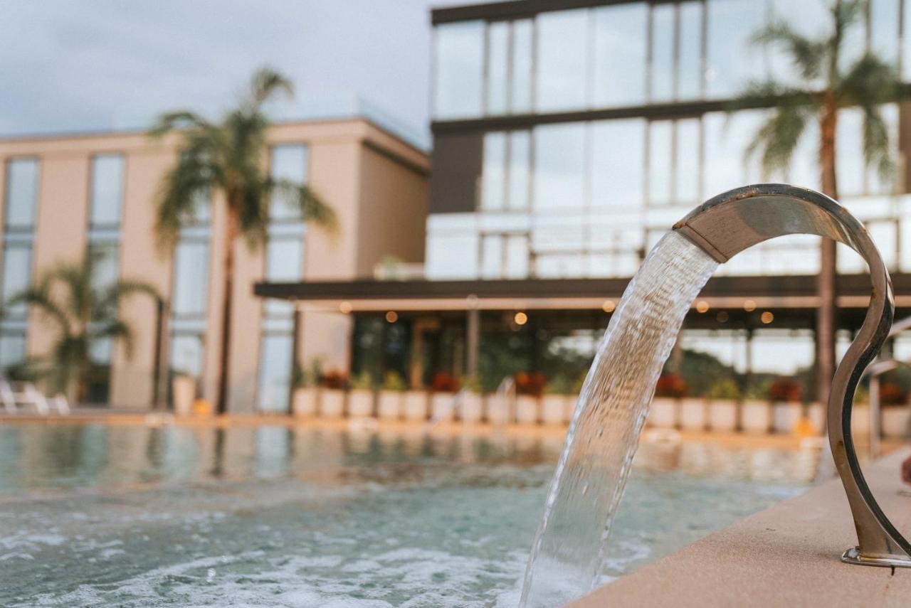 Howard Johnson Plaza La Ribera Ресистенсия Экстерьер фото