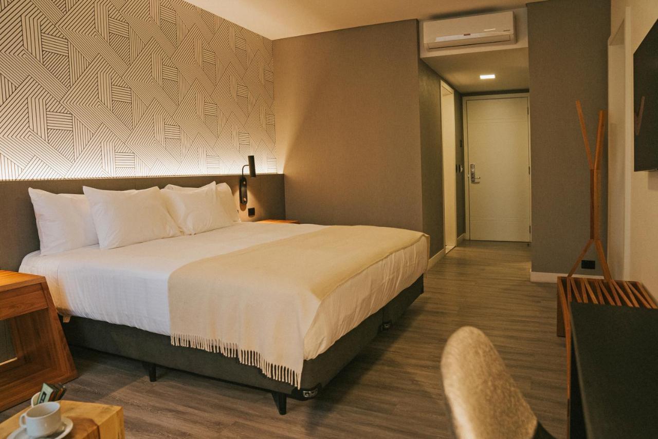 Howard Johnson Plaza La Ribera Ресистенсия Экстерьер фото