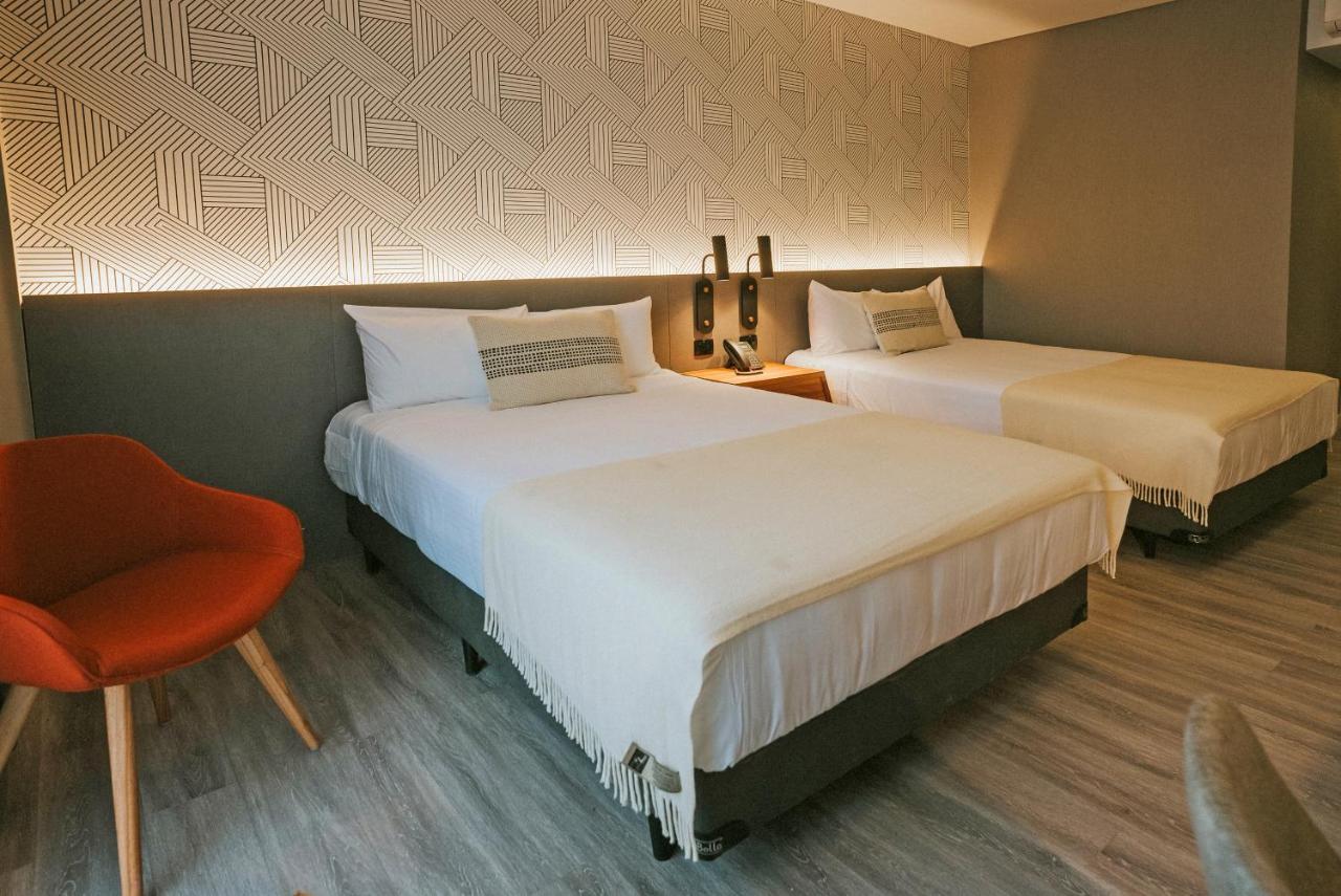 Howard Johnson Plaza La Ribera Ресистенсия Экстерьер фото
